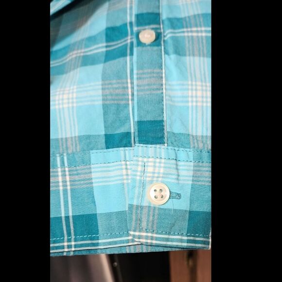 L. L. BEAN Women's Pretty Plaid Long Sleeve Button-Up Shirt. Size XL - Picture 3 of 14